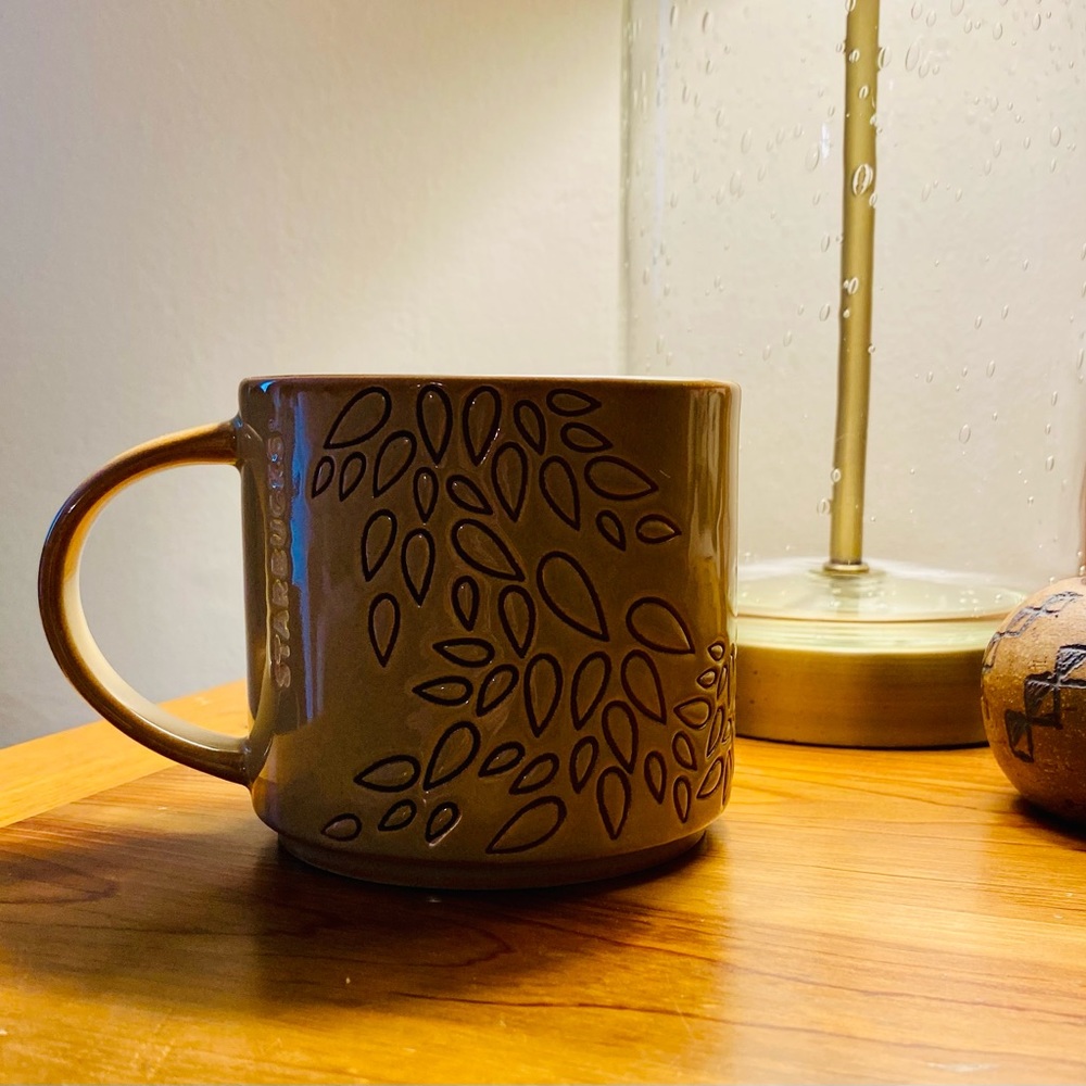 2013 Starbucks Engraved Leaves Mug